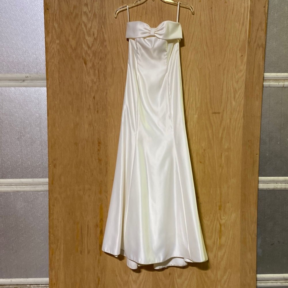 Beautiful off white simple maxi formals.